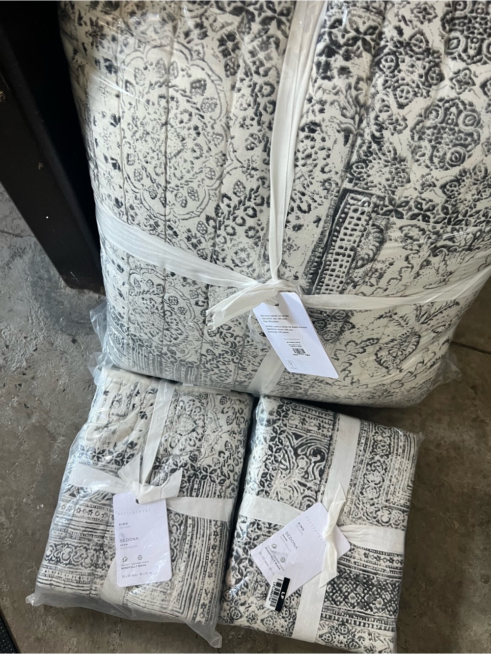 Pottery Barn Black and Cream Sedona Quilt and Shams